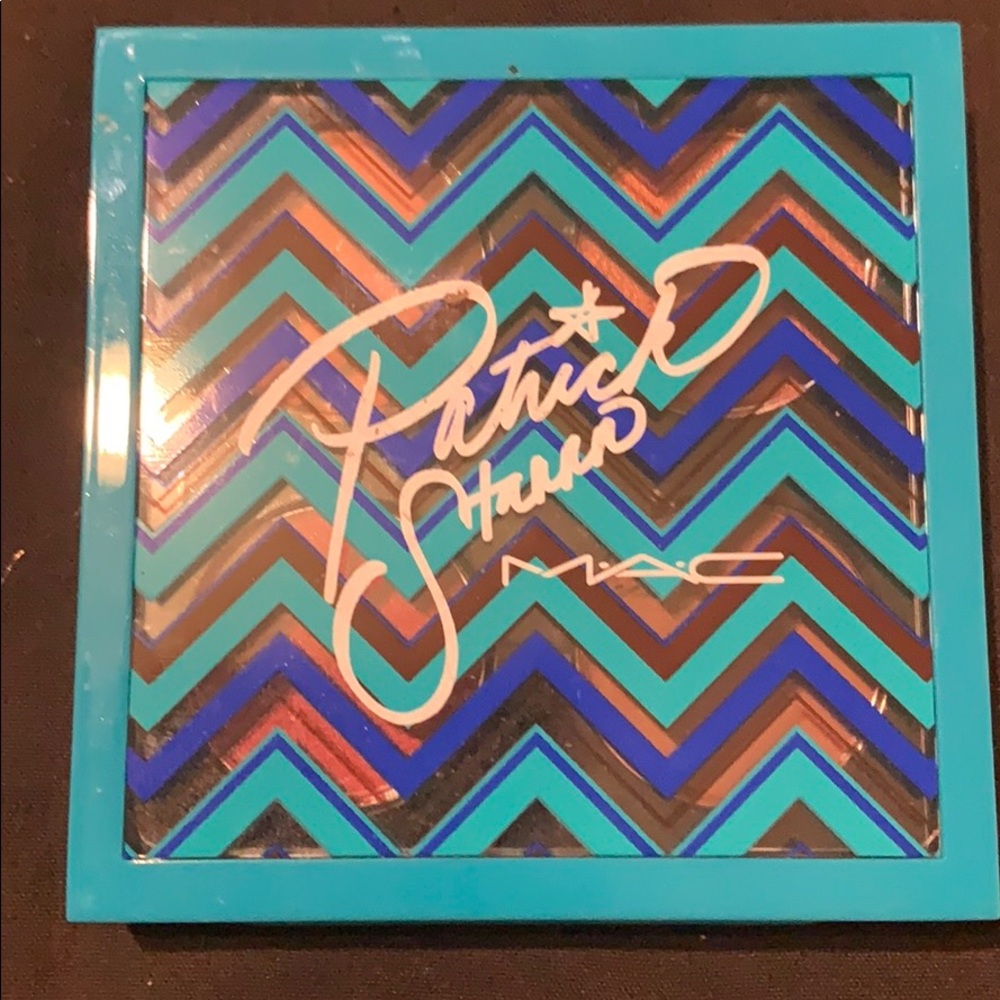 MAC eyeshadow pallet